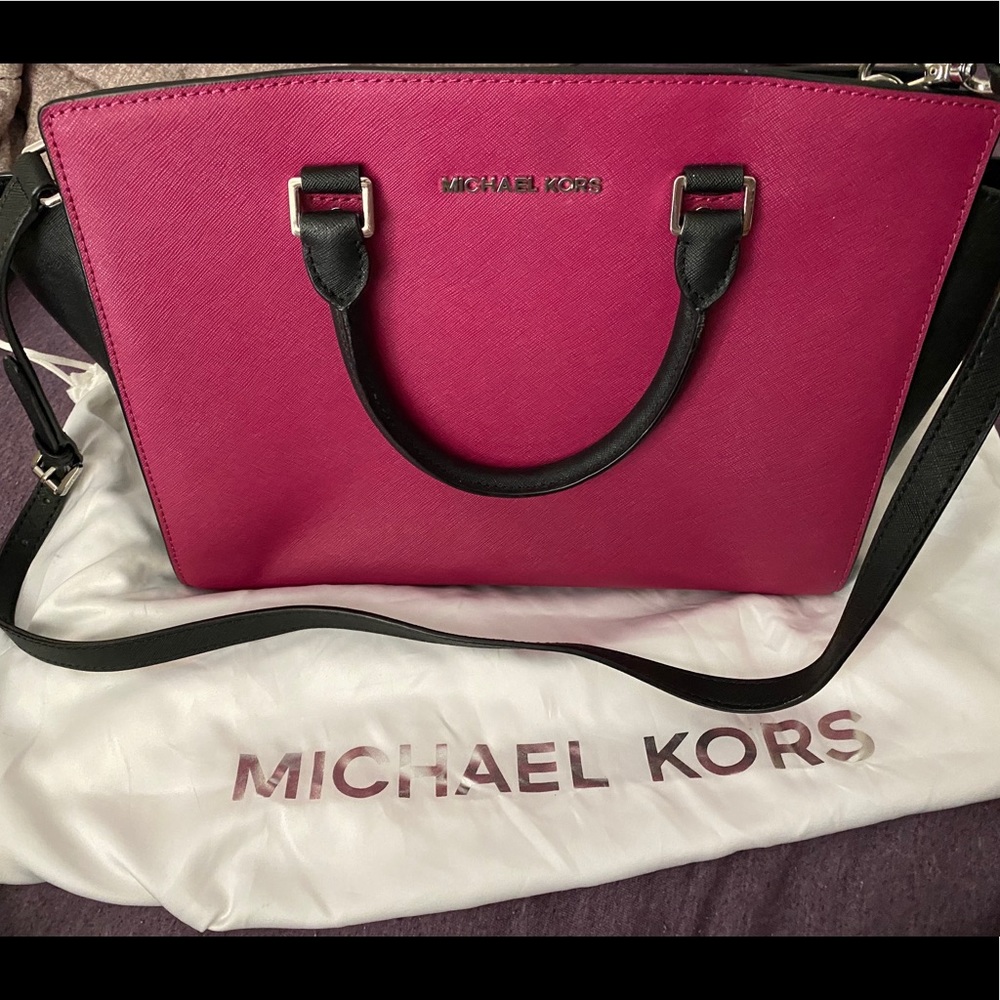 Medium satchel crossbody bag black/fuchsia